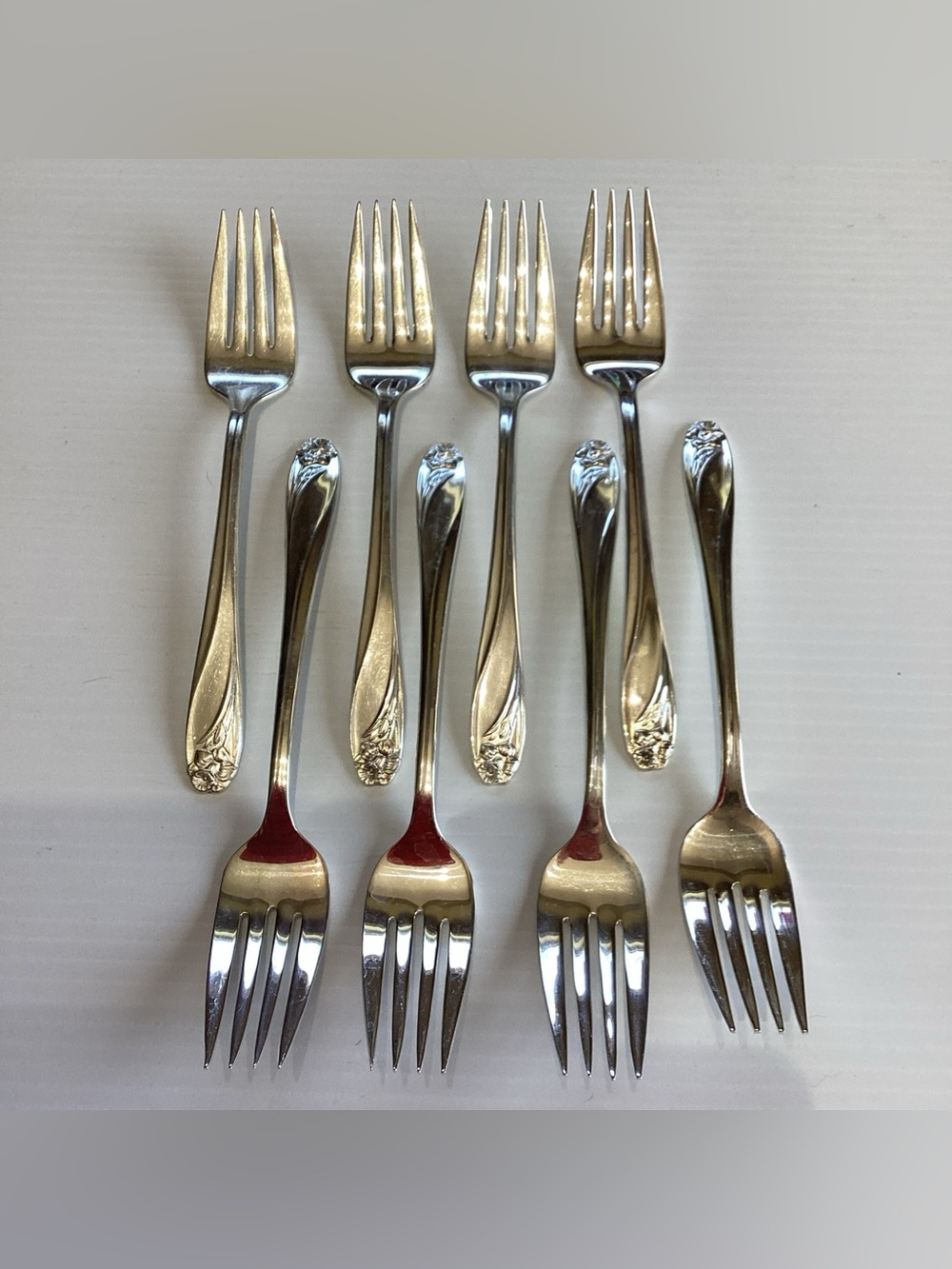 IS DAFFODIL Set of 8 Salad Forks 1847 Rogers Silverplate Flatware 6 3/4”